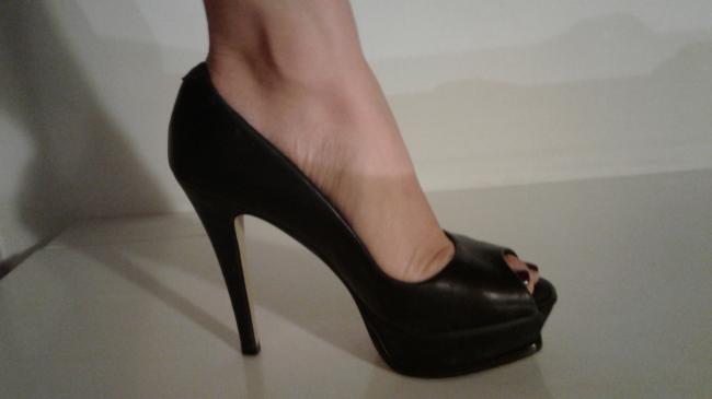 Belle femme autoritaire à Annemasse